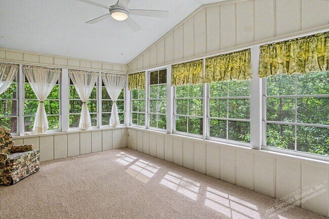 Building Photo - Lake Balboa Area| Home| Unfurnished