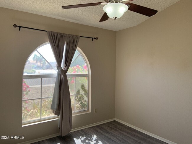 Building Photo - 14318 N 78th Dr