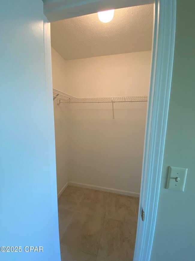 Building Photo - 625 N 9th St