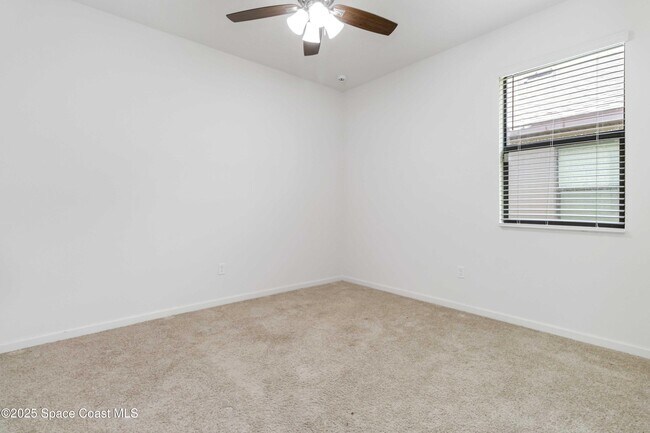 Building Photo - 947 Remington Green Dr SE