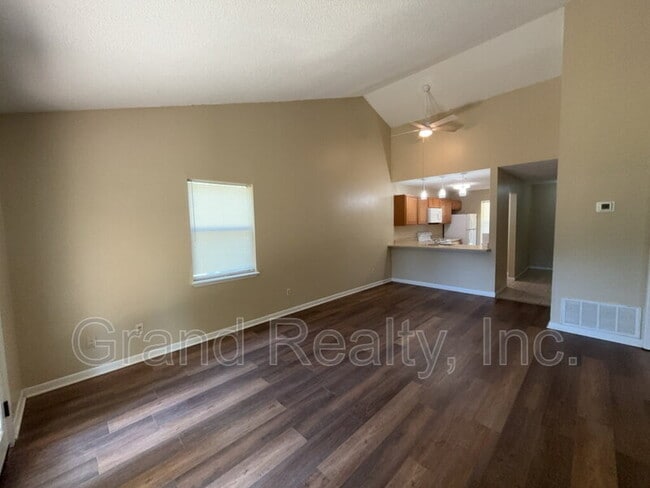 Building Photo - 5385 E Avenida De Golf