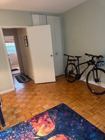 Building Photo - 117 Lake Shore Rd