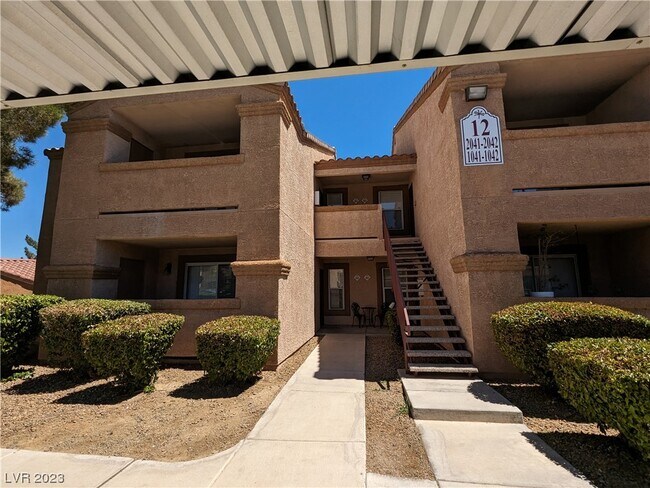 Primary Photo - 1150 N Buffalo Dr
