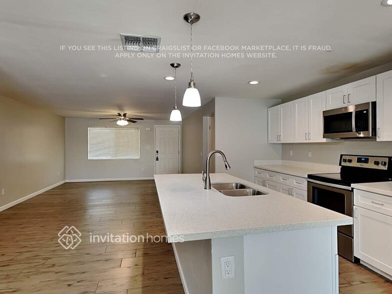 Building Photo - 13620 N 38th St