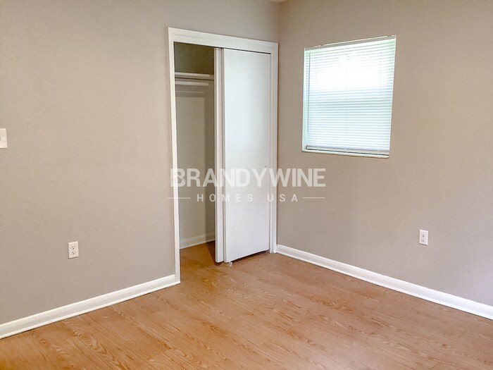 Building Photo - 2016 E Crenshaw St