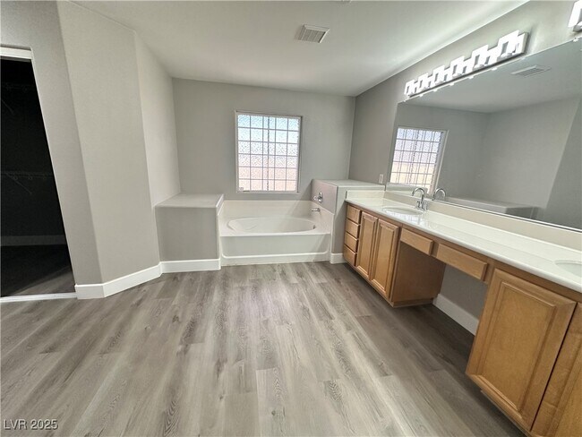 Building Photo - 4312 N Thunder Twice St