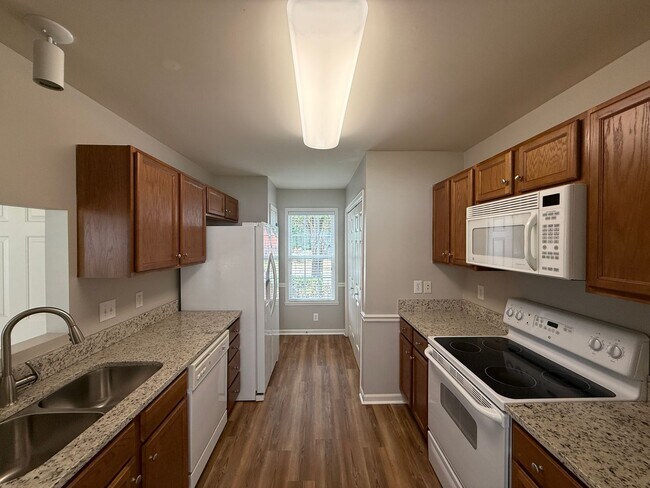 Building Photo - 2403 Mid Salem Dr