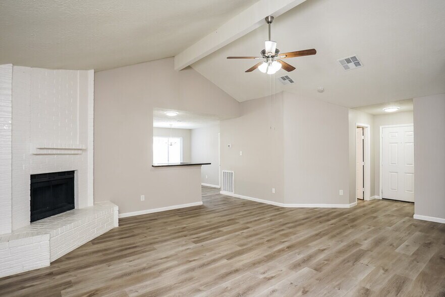 Building Photo - 16751 Dew Drop Ln