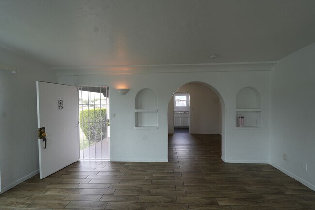Building Photo - 917 ALAMEDA WU