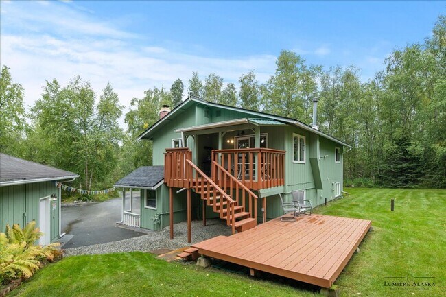 Building Photo - Beautiful 4 Bedroom 2 Bathroom House!