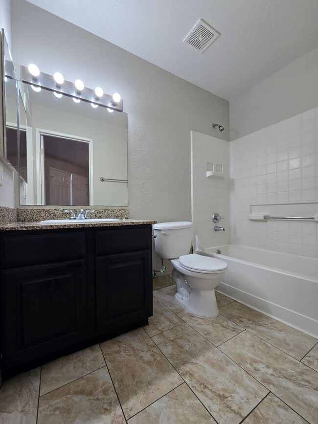 Building Photo - A Fabulous 2 Bedroom upstairs unit near Nellis AFB