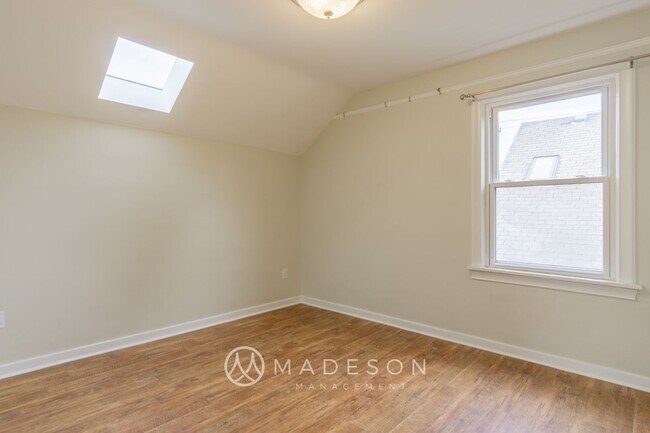 Building Photo - Charming First Hill Single Family House wi...