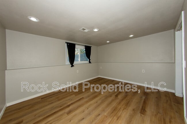 Building Photo - 4405 Ocean Ave