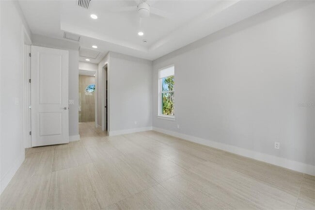 Building Photo - 5823 Burwin Ave