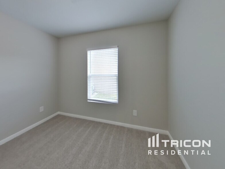 Building Photo - 15680 Del Norte Dr