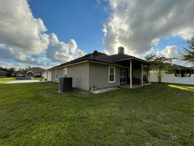 Building Photo - 33380 Sunny Parke Cir
