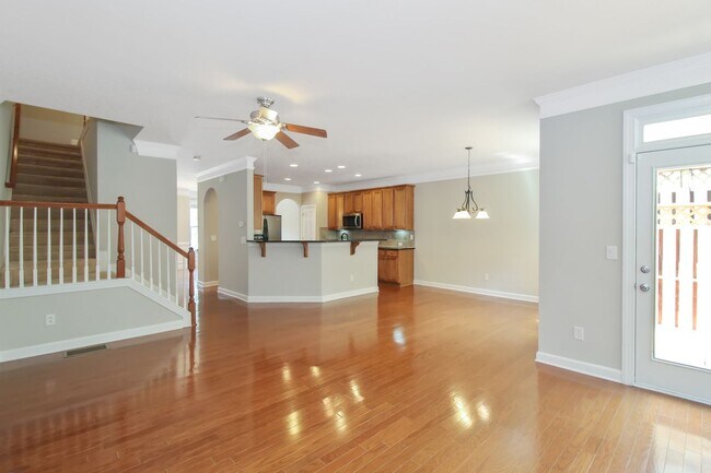 Building Photo - 3 bedroom 3 bath  Townhouse in Cobblestone...