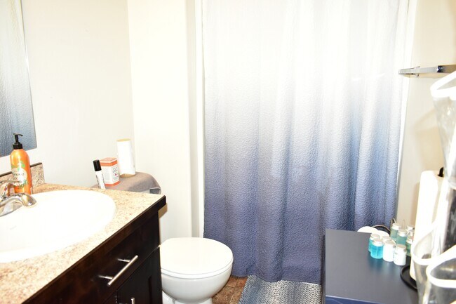 Building Photo - 4737 35th Ave S