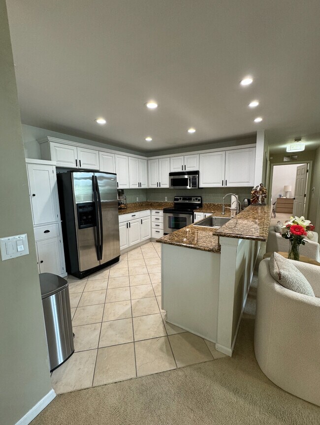 Building Photo - 5259 Twin Oaks Dr