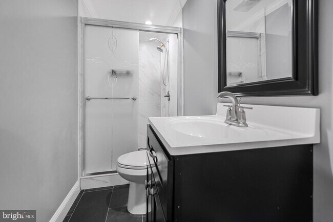 Building Photo - 14402 Woodcrest Dr