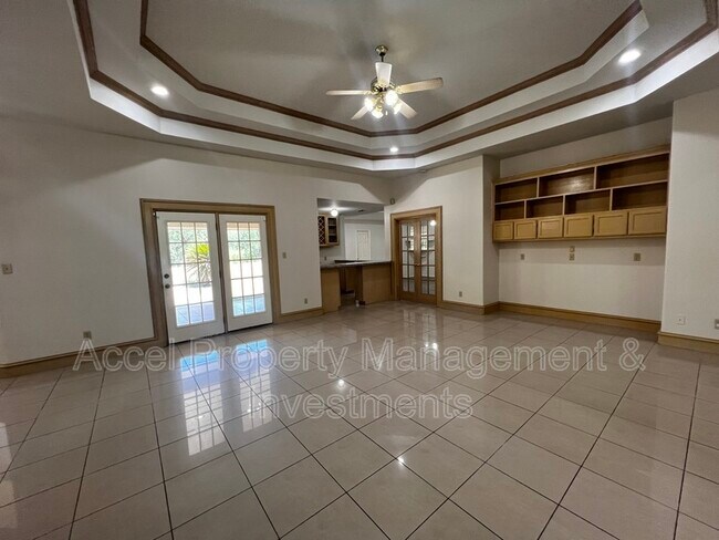 Building Photo - 1703 Sunrise