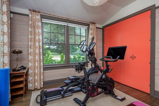 Building Photo - 32 Sagg Rd