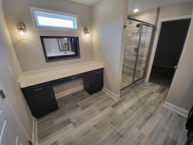 Building Photo - 201 King Rd