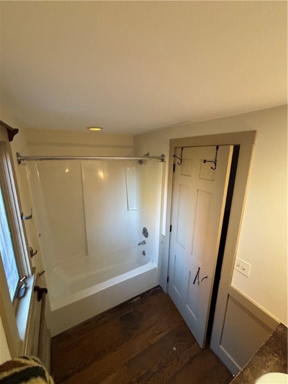 Building Photo - 930 W Bloomfield Rd