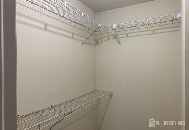 Building Photo - 3307 Evergreen Ln