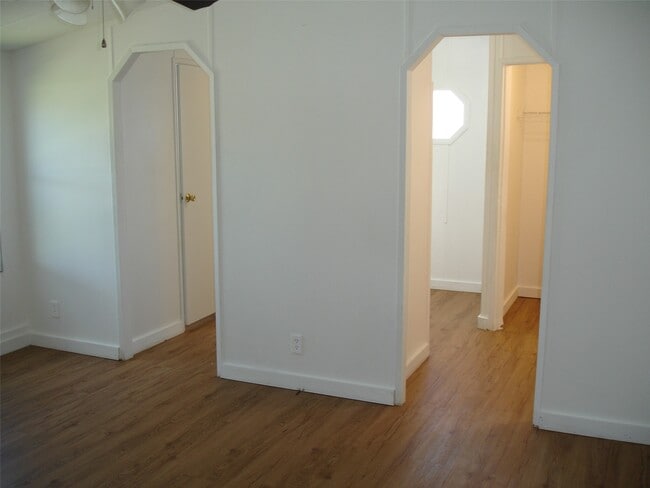 Building Photo - 4201 Wells Dr