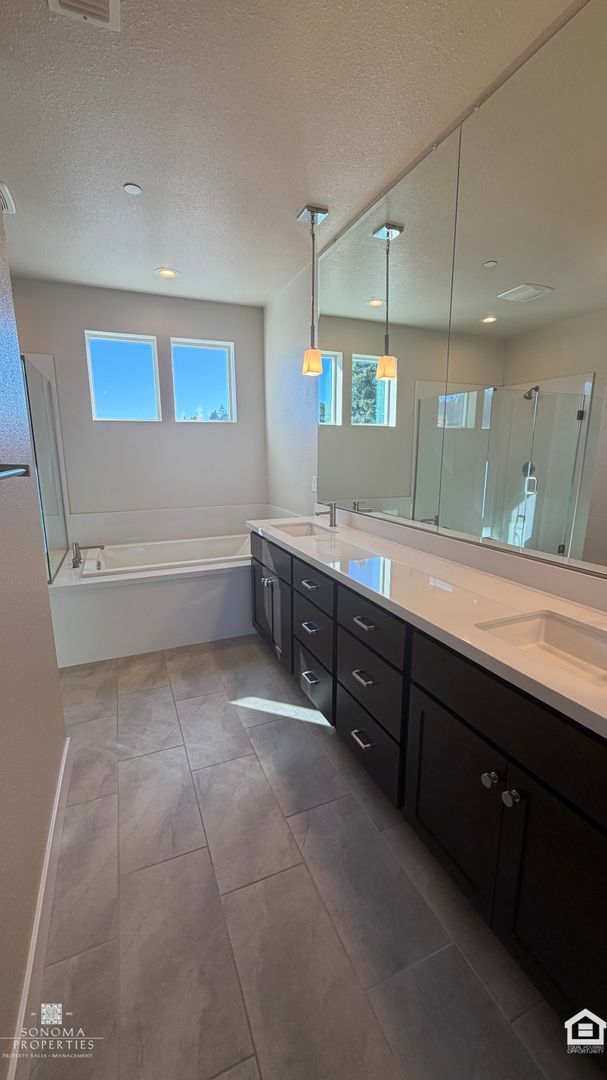 Building Photo - Modern 3-Story Living in Santa Rosa - Available Now!