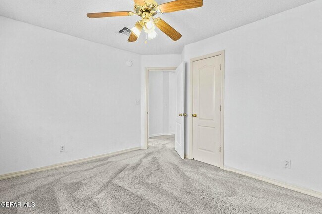 Building Photo - 7037 Luz De Espejo Dr