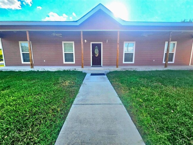 Building Photo - 6 Sunflower Cir