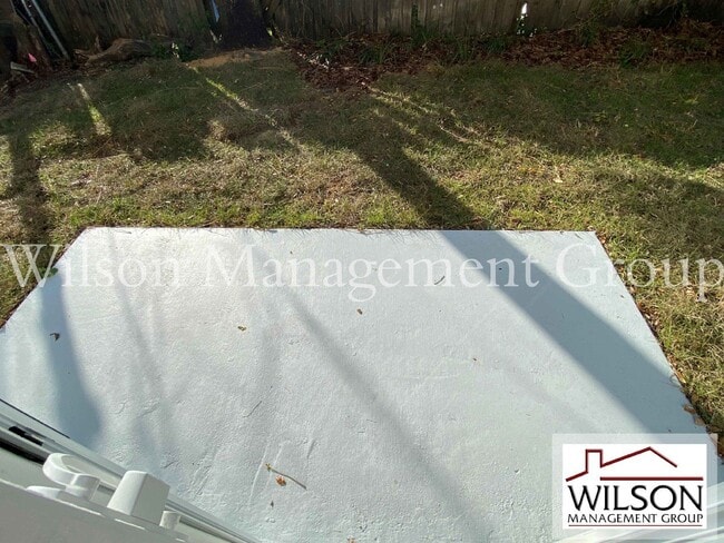 Building Photo - 732 S Lee Ave