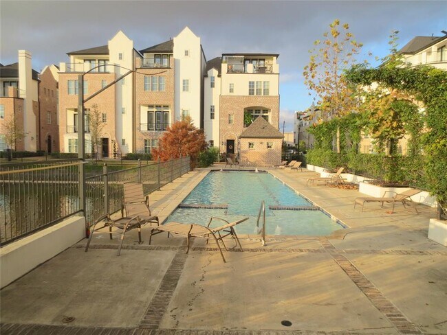 Building Photo - 2033 Fannin St