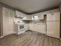 Building Photo - 1027 A St