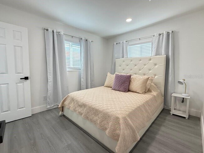 Building Photo - 4026 Indianapolis St NE