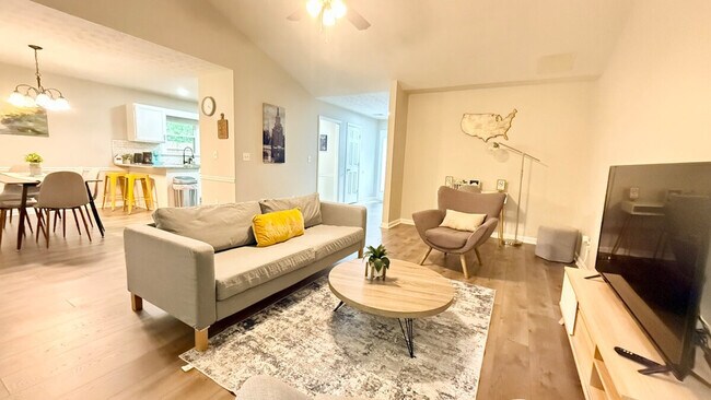 Building Photo - 2495 Danver Ln