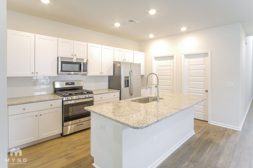 Building Photo - 261 Cypress Tree Lp