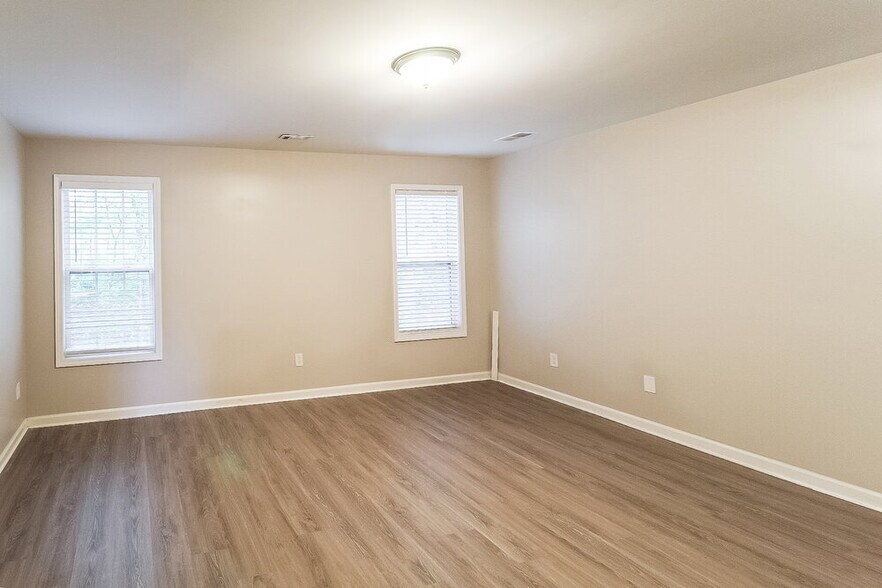 Building Photo - 245 Thorn Berry Way