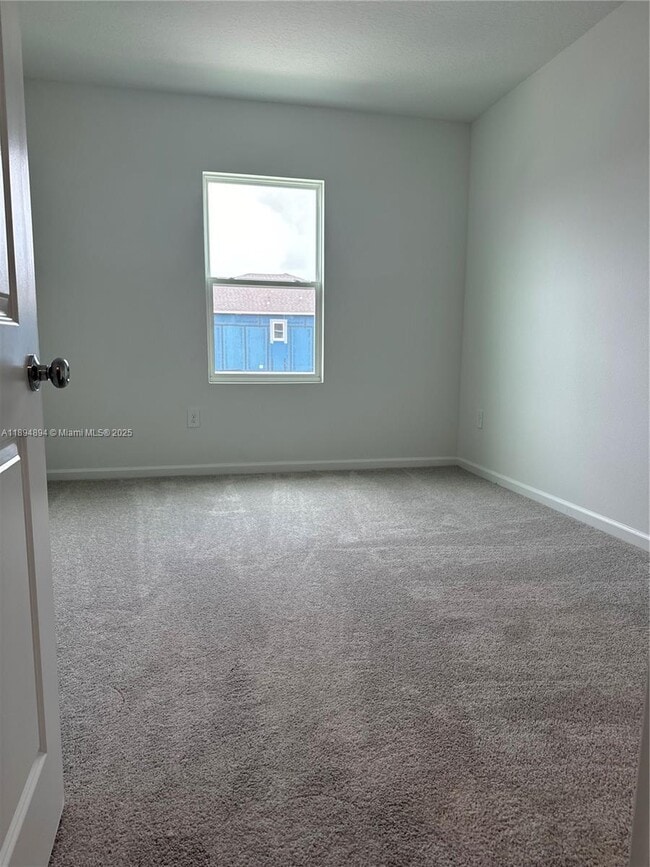 Building Photo - 512 Hart Ln