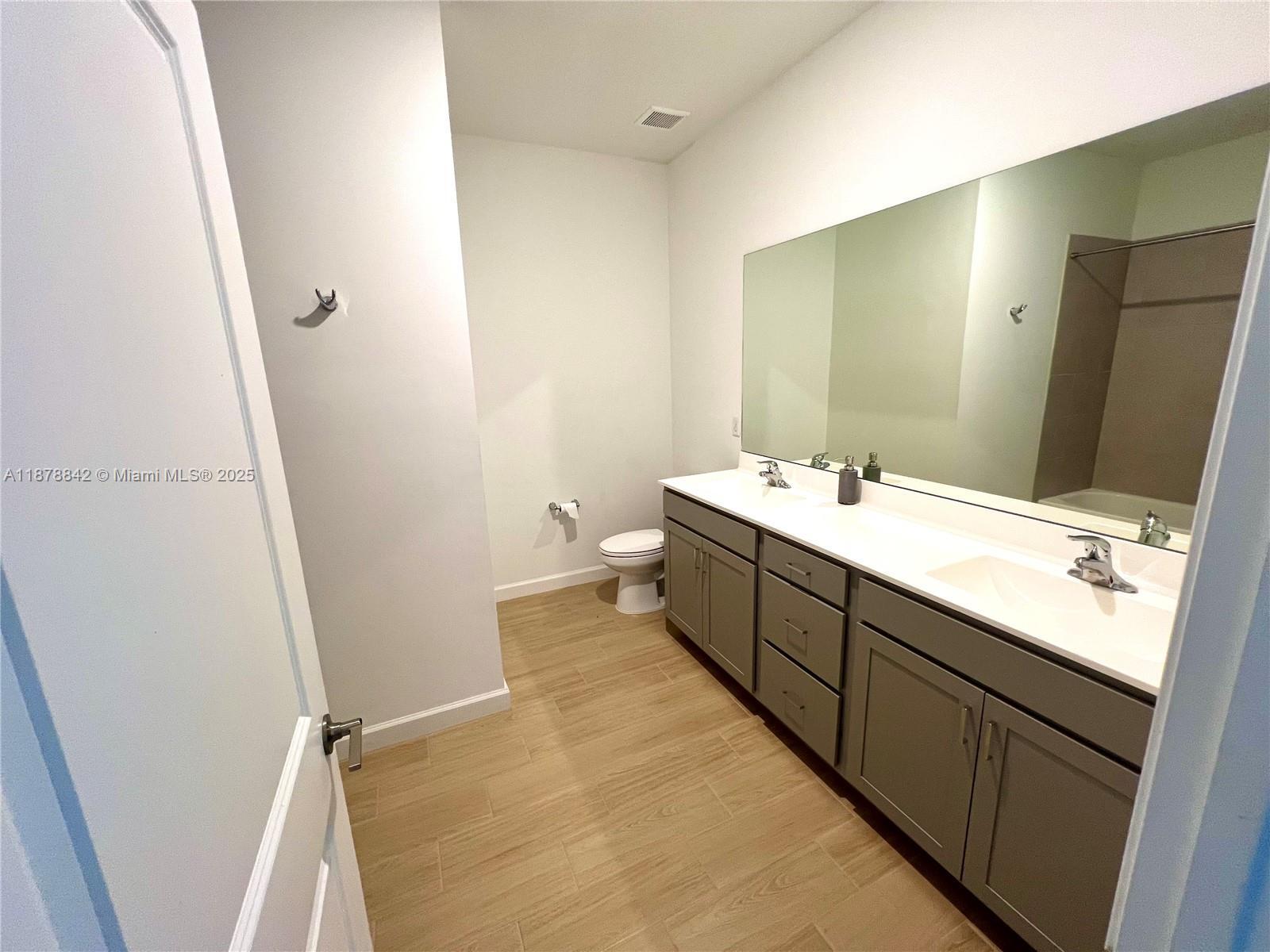 Building Photo - 9045 Zevon Ct