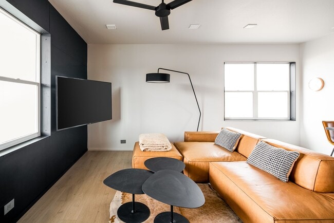 Building Photo - Modern Fully Furnished Condo for Rent- Minutes from the Hospital and Downtown Bozeman