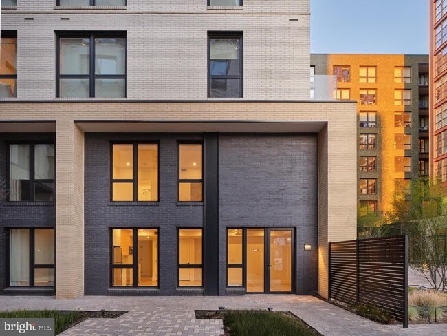 Building Photo - 1099 Germantown Ave