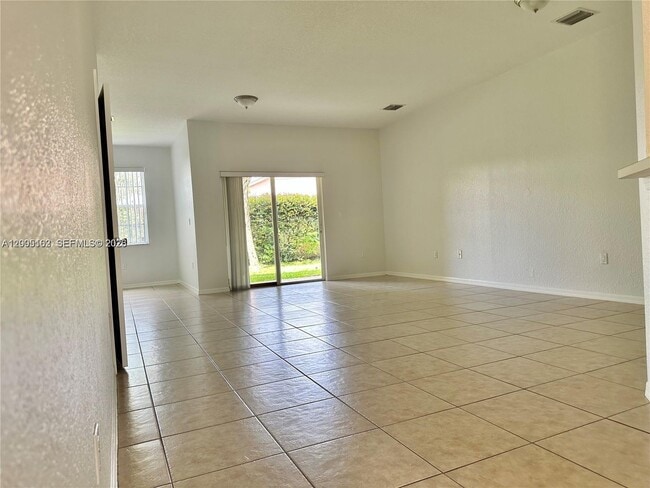 Building Photo - 4264 SW 132nd Wy