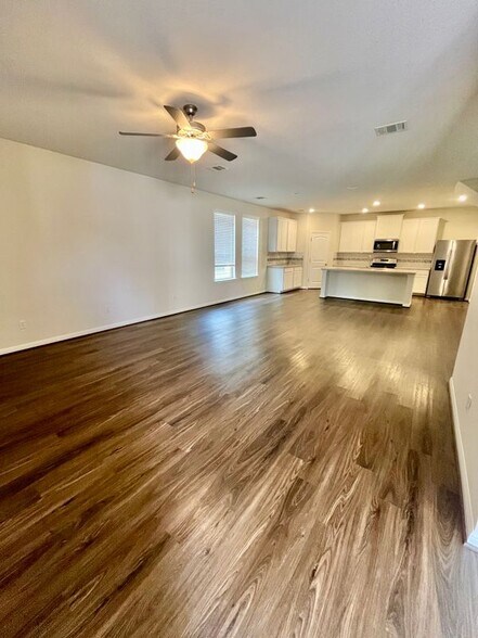 Building Photo - 106 Buckthorn Dr