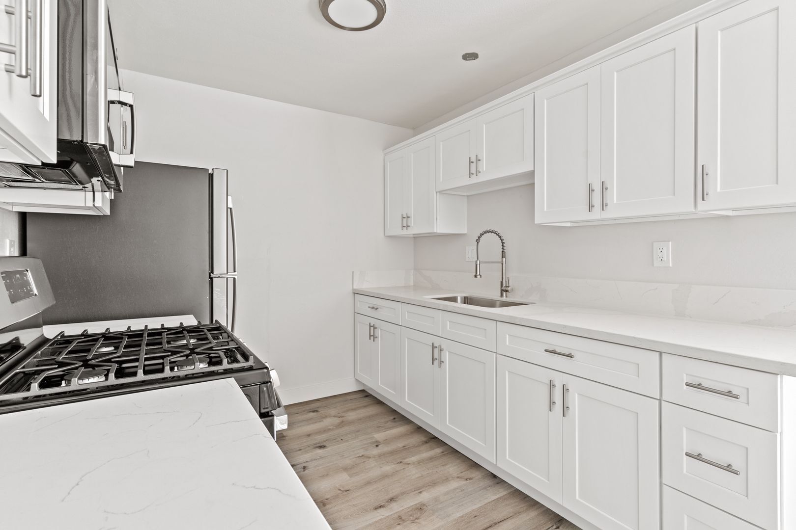 Building Photo - 1050 Gaviota Ave