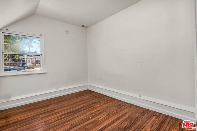 Building Photo - 7318 W 88th St
