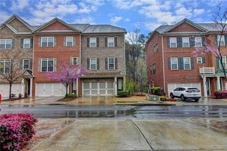 Building Photo - 2405 Tenor Ln