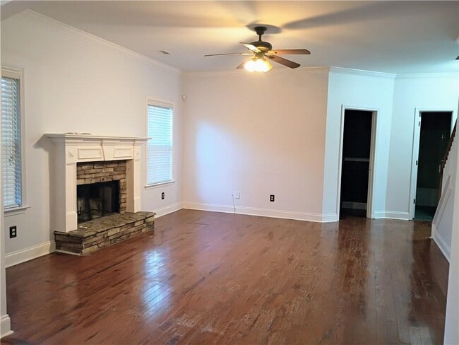 Building Photo - 344 Mary Dr